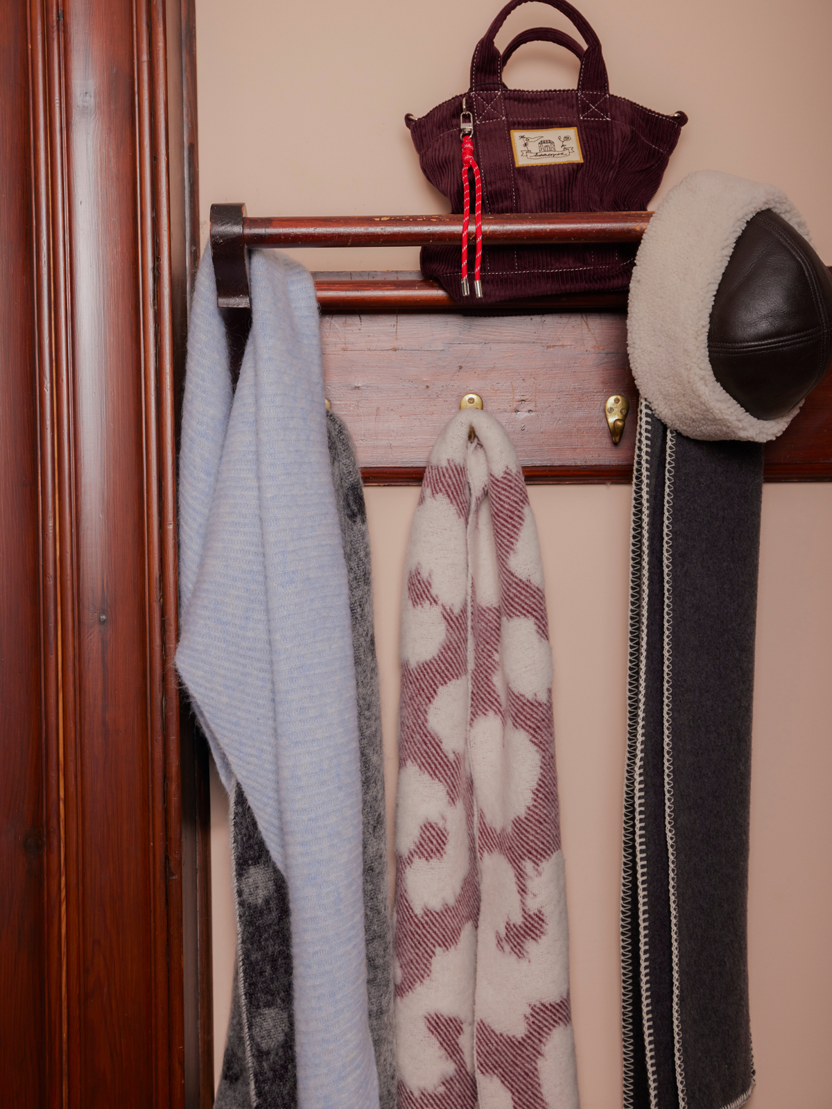 Dora Smooth Shearling Hat Clothing - Becksöndergaard